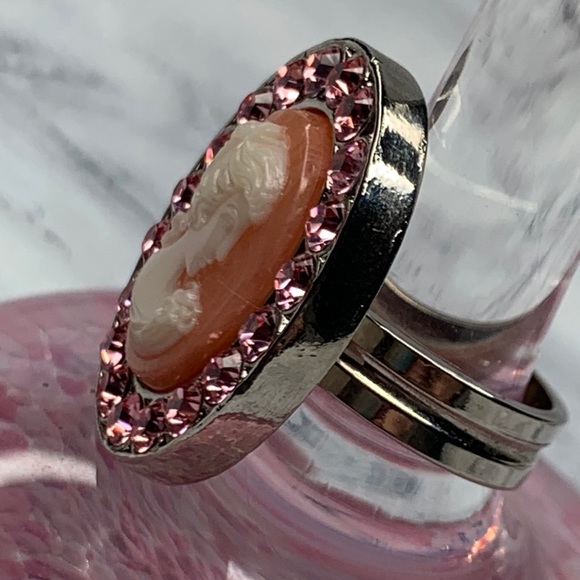 Tarina Tarantino Vintage Rose Crystal Cameo Ring - Picture 2 of 4